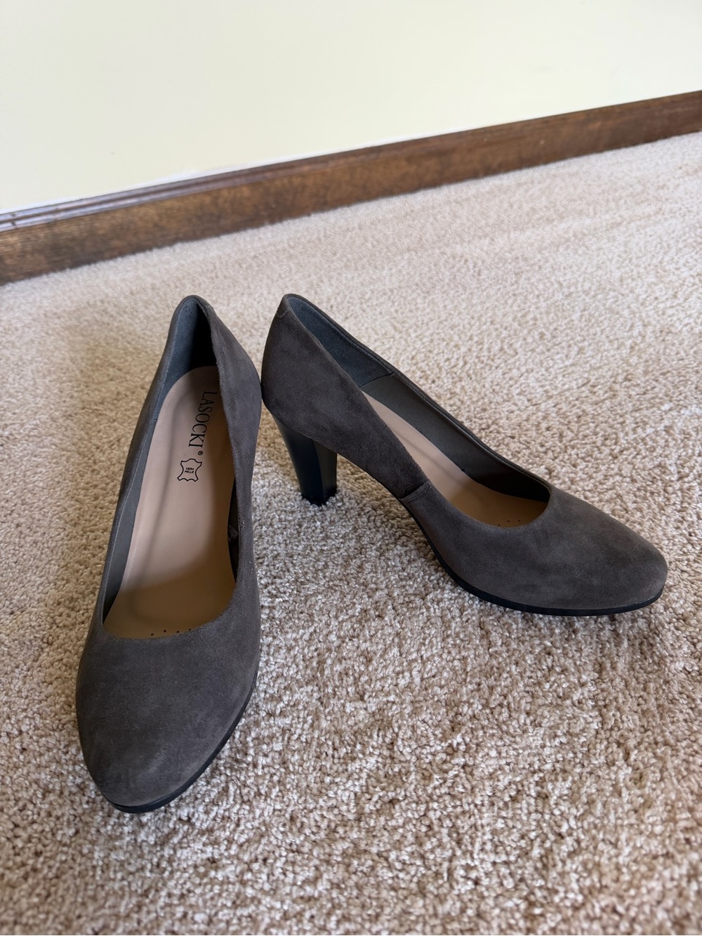 Gray Leather Pumps NWOT